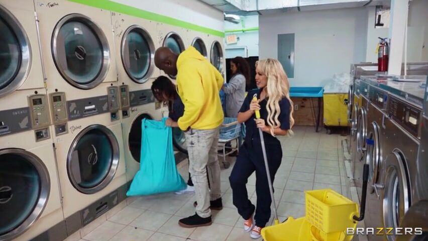 Brazzers Laundromat Loads Luna Luxe VIPPorns Free XXX Porn Video